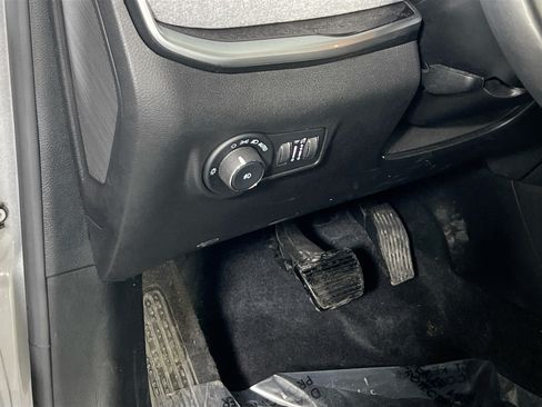 Used 2022 Jeep Compass Latitude AWD/4WD image 10