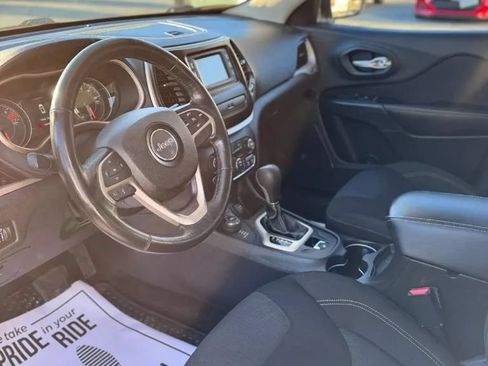 Used 2016 Jeep Cherokee Latitude w/ Cold Weather Group AWD/4WD image 12