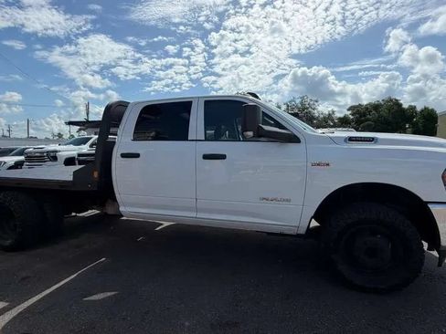 Used 2019 RAM 3500 Tradesman w/ Chrome Appearance Group AWD/4WD image 4
