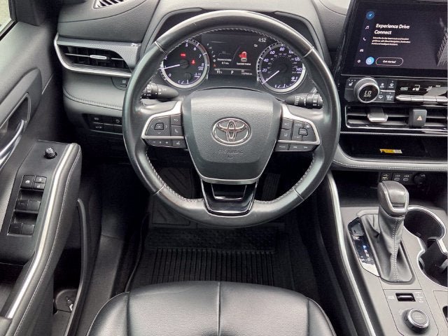 Used 2023 Toyota Highlander XSE AWD/4WD image 15