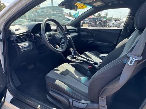 Used 2019 Hyundai Veloster 2.0 FWD image 9