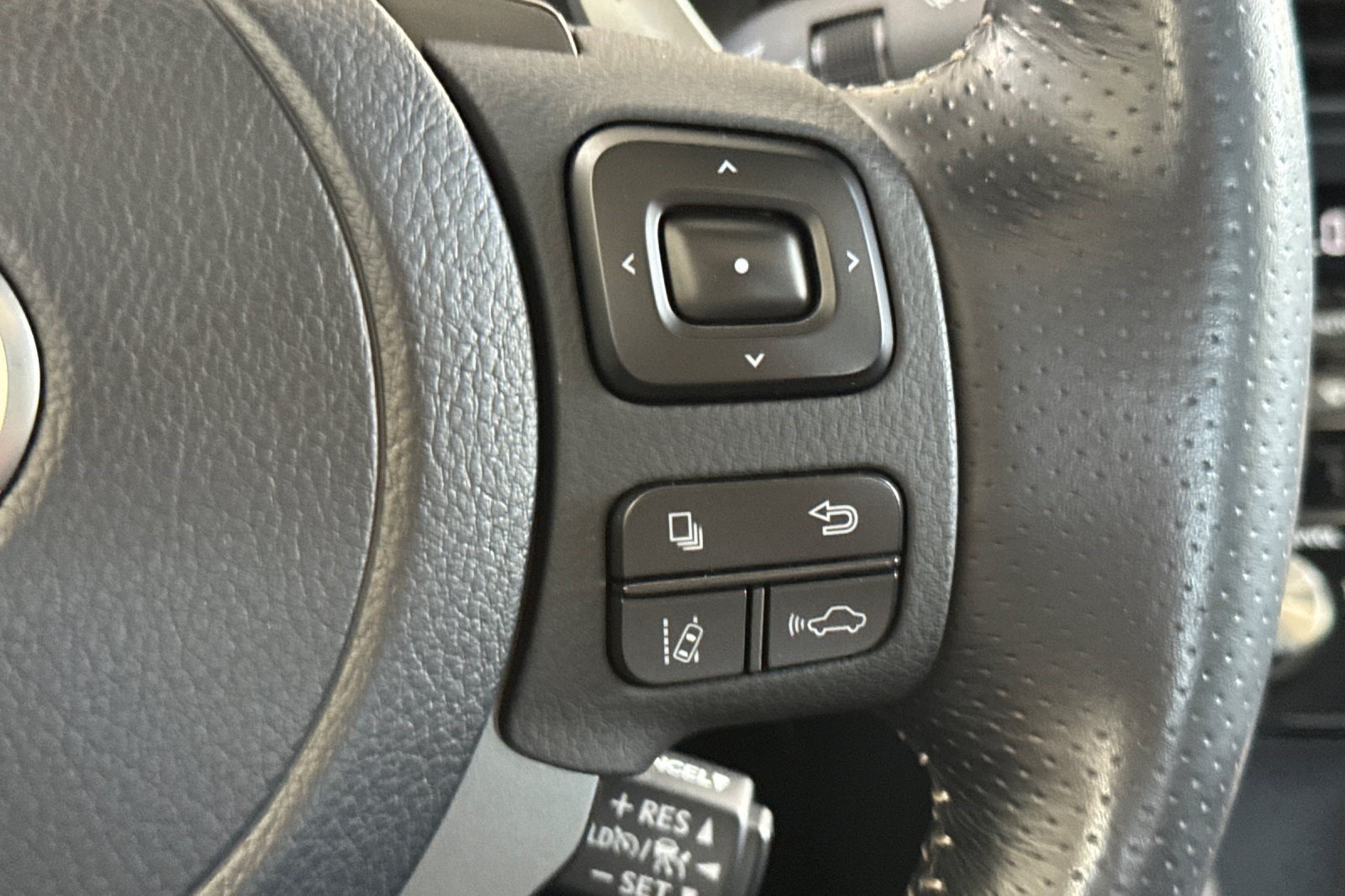 Certified 2024 Lexus IS 350 F Sport RWD image 30