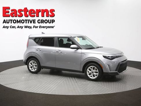 Used 2023 Kia Soul LX w/ Option Group 015 FWD image 47