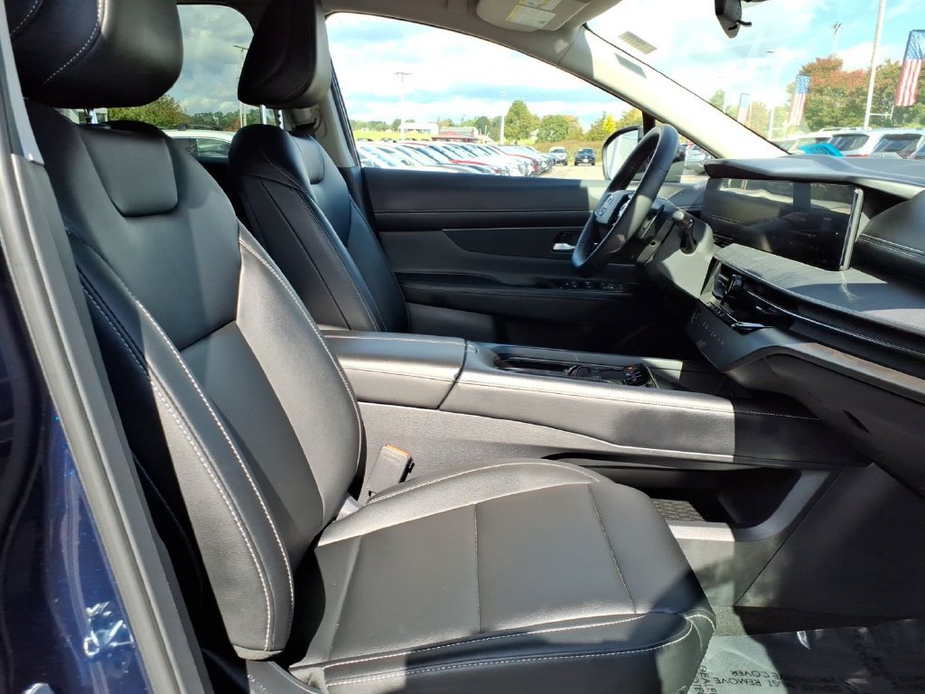 Certified 2025 Nissan Murano SV AWD/4WD image 9