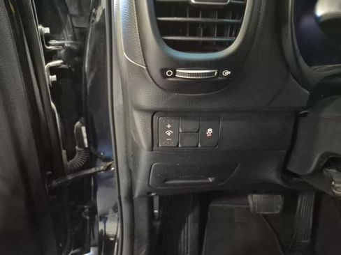 Used 2019 Kia Soul FWD image 12