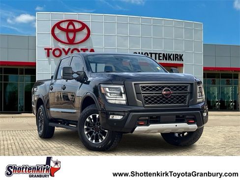 Used 2024 Nissan Titan PRO-4X w/ Pro-4x Convenience Package image 1