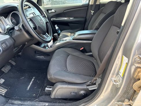 Used 2016 Dodge Journey SXT w/ Comfort/Convenience Group FWD image 11