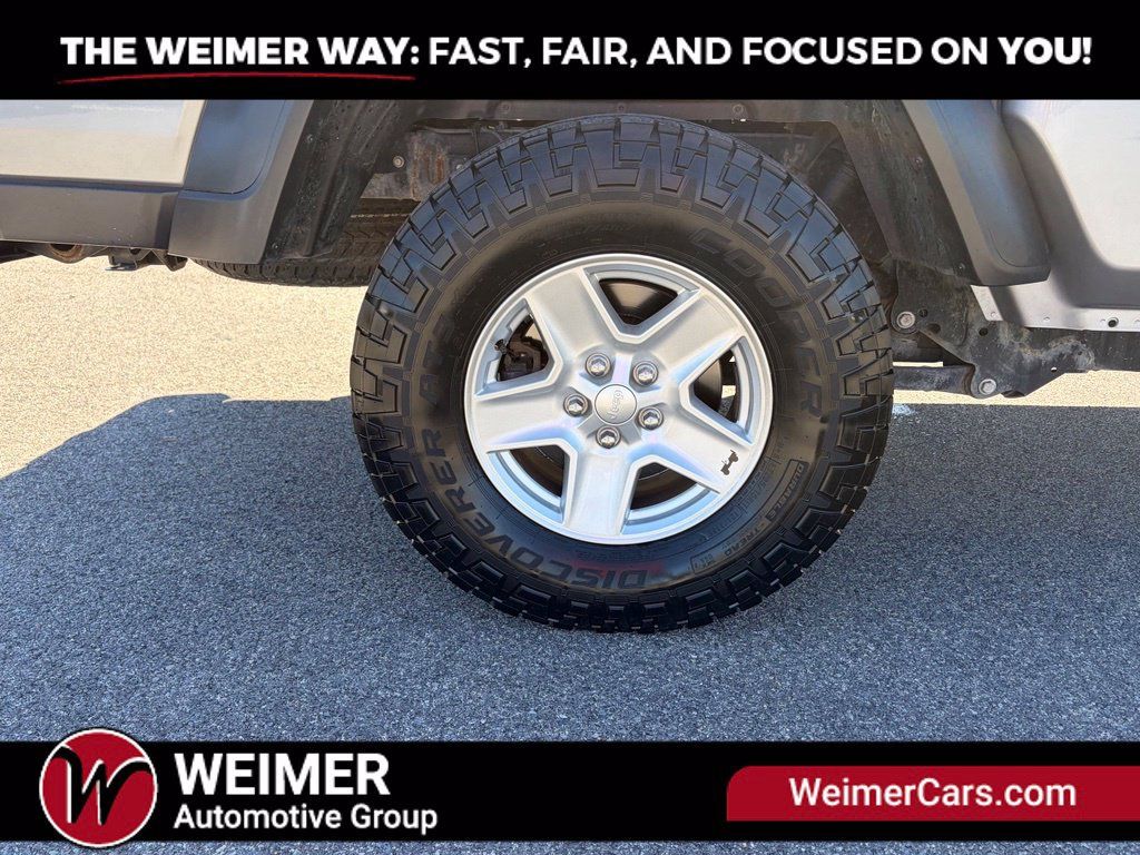 Used 2020 Jeep Gladiator Sport w/ Quick Order Package 23S AWD/4WD image 12