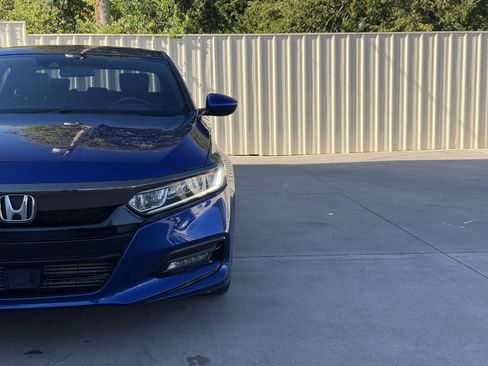 Used 2018 Honda Accord Sport image 10