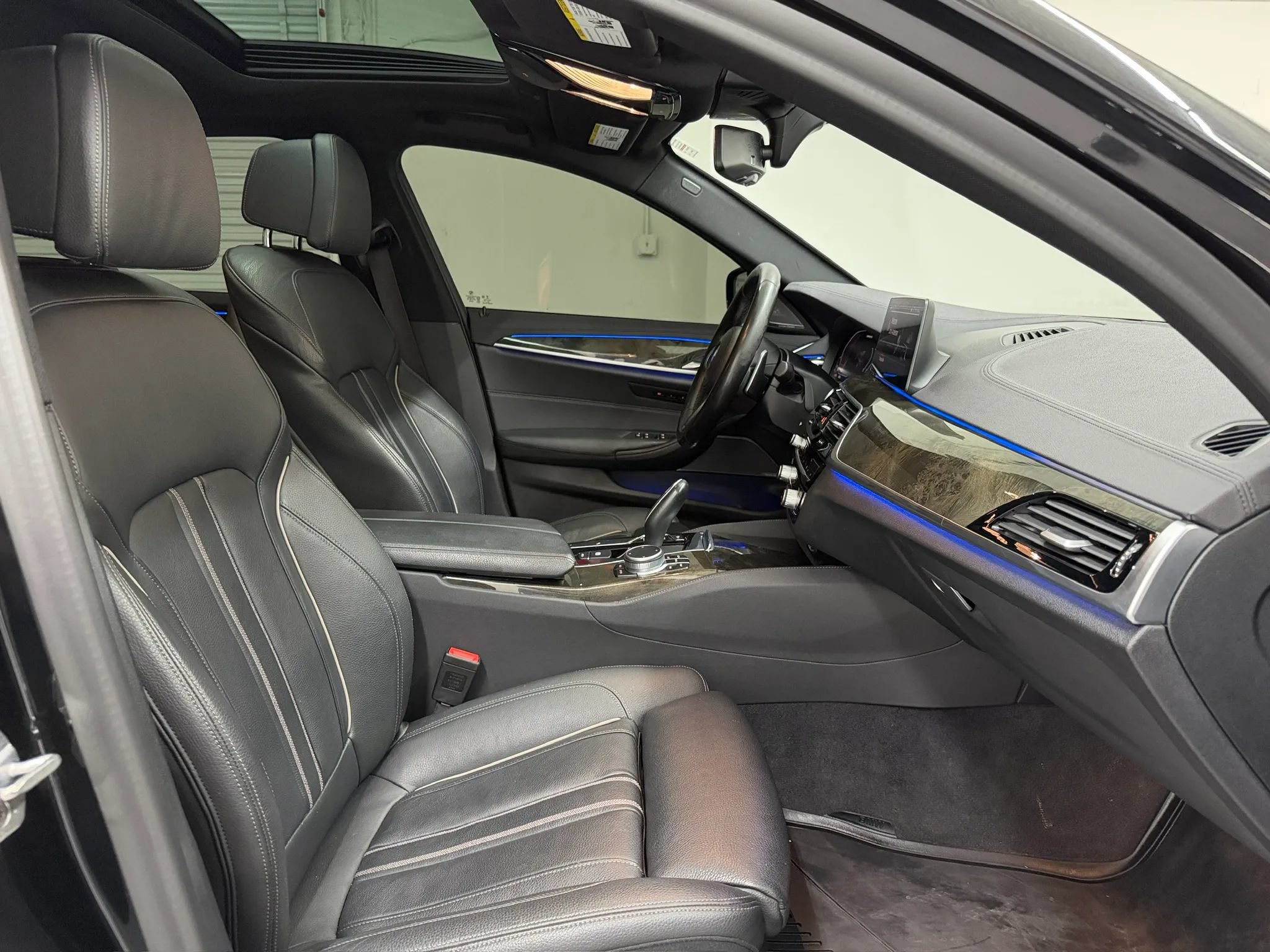 Used 2020 BMW M550i xDrive AWD/4WD image 60