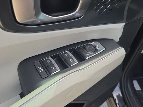 New 2026 Kia Sorento S FWD image 19