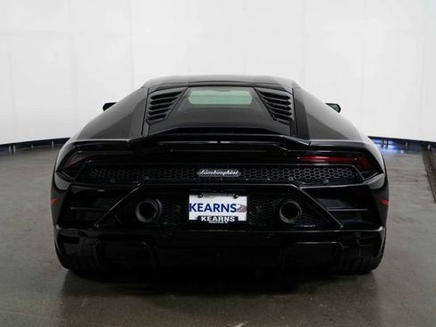 Used 2022 Lamborghini Huracan EVO image 7