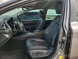 Used 2018 Toyota Camry SE w/ Audio Package FWD image 7