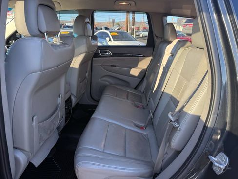 Used 2011 Jeep Grand Cherokee Laredo AWD/4WD image 11