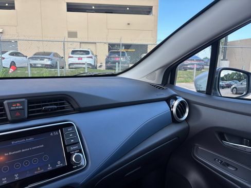 Used 2025 Nissan Versa SV FWD image 33