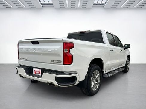 Used 2022 Chevrolet Silverado 1500 High Country w/ Safety Package II AWD/4WD image 4