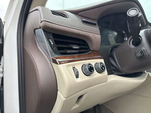 Used 2016 Cadillac Escalade Premium image 15