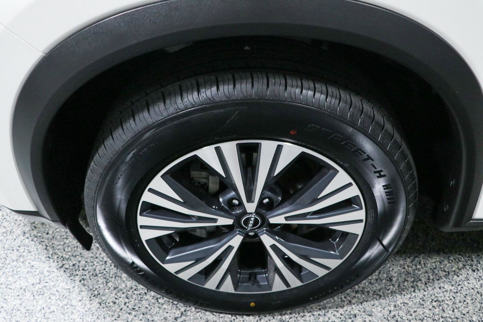 Used 2022 Nissan Rogue SV FWD image 11