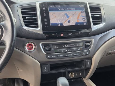 Used 2017 Honda Pilot EX-L image 9