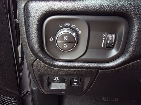 Used 2020 RAM 1500 Big Horn image 13