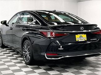 Used 2025 Lexus ES 300h w/ Premium Package video 2