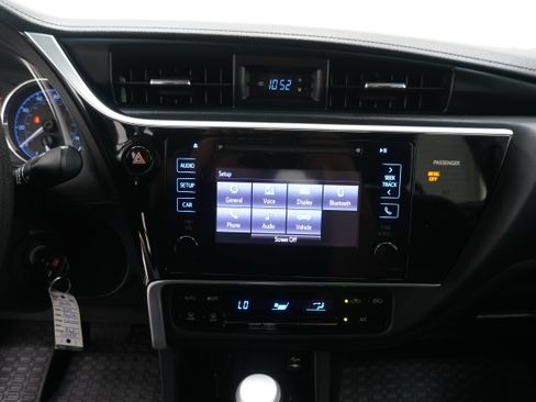 Used 2017 Toyota Corolla LE FWD image 18