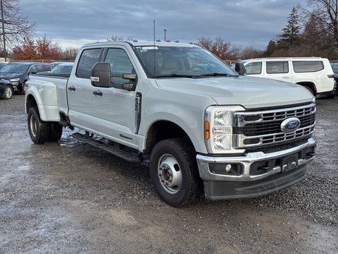 Used 2025 Ford F350 XLT image 7