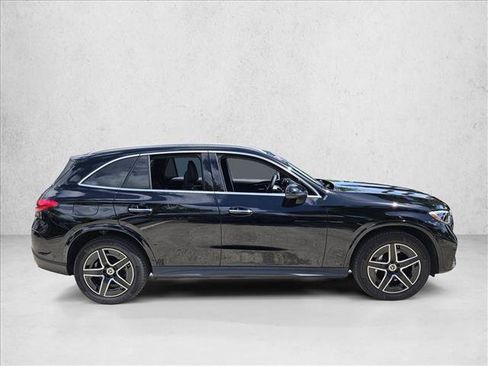 Used 2026 Mercedes-Benz GLC 300 image 4
