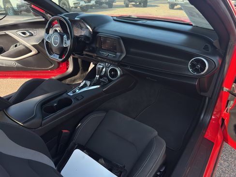 Used 2020 Chevrolet Camaro LT image 13