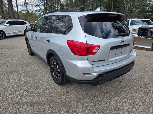 Used 2020 Nissan Pathfinder SL AWD/4WD image 3