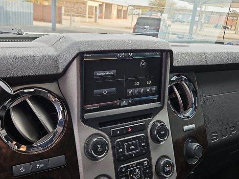 Used 2016 Ford F250 Platinum w/ FX4 Off-Road Package image 17