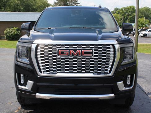 Used 2023 GMC Yukon Denali AWD/4WD image 2