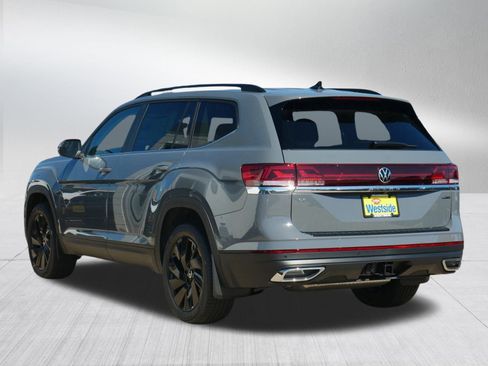 New 2026 Volkswagen Atlas SE image 2