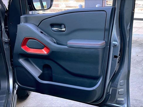 Used 2024 Nissan Frontier PRO-4X w/ Technology Package image 20