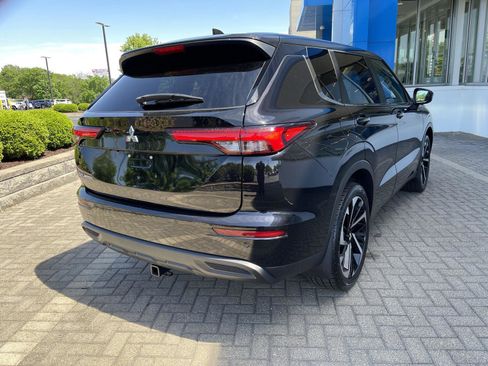 Used 2022 Mitsubishi Outlander ES FWD image 5