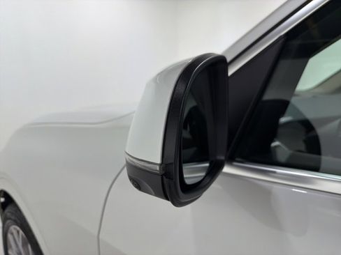 Certified 2024 BMW X7 xDrive40i w/ Premium Package image 9