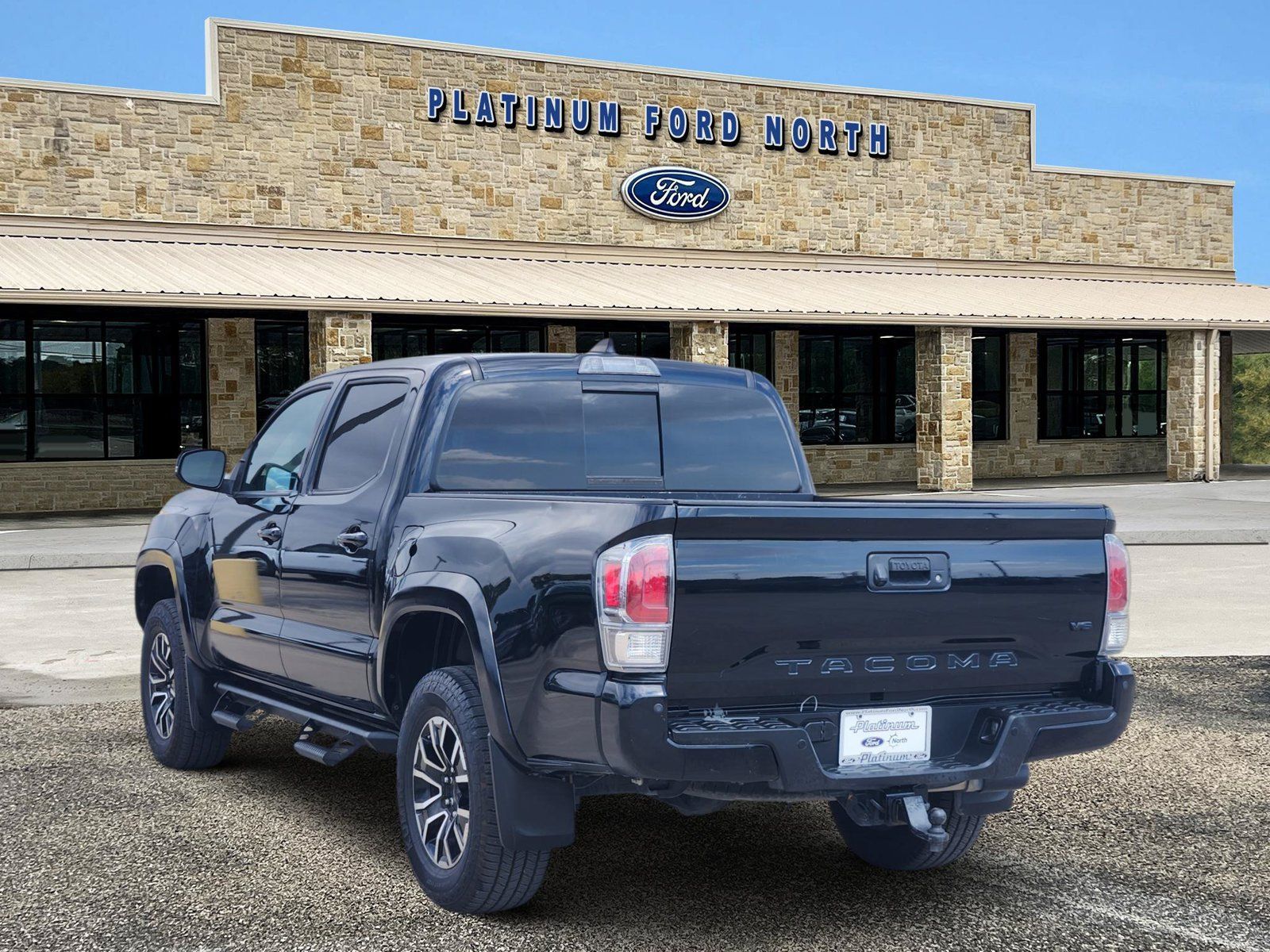 Used 2020 Toyota Tacoma TRD Sport w/ Technology Package RWD image 4