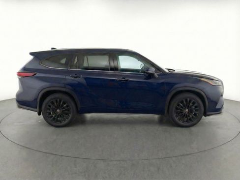 Used 2024 Toyota Highlander XSE FWD image 11