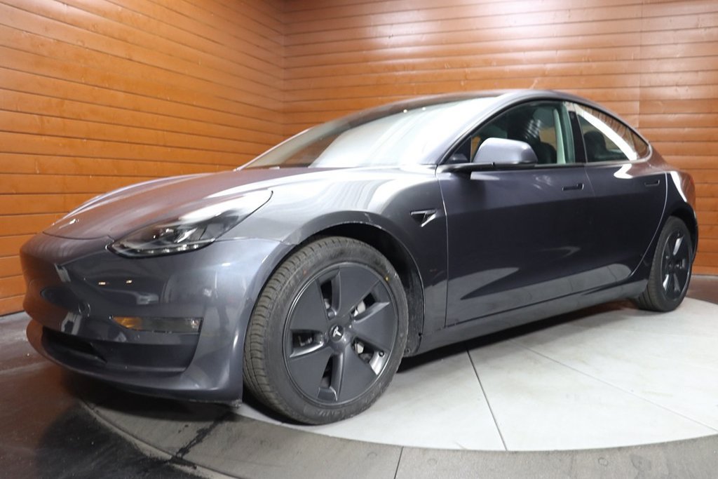 Used 2023 Tesla Model 3 Standard Range RWD image 1