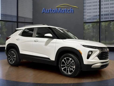 Used 2024 Chevrolet TrailBlazer LT w/ LT Cold Weather Package image 13