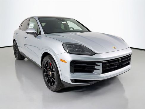 New 2025 Porsche Cayenne S image 22