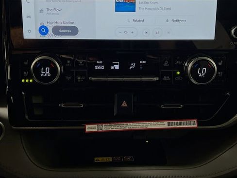 New 2026 Toyota Highlander Platinum image 23