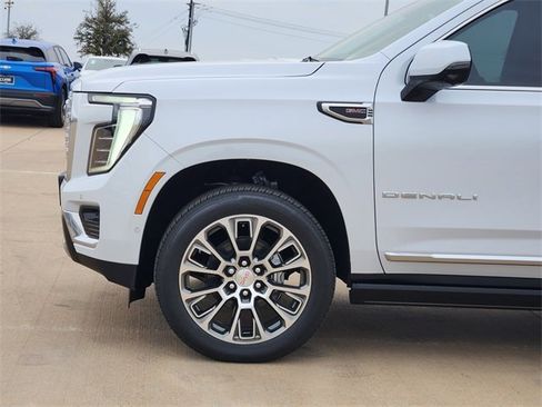 New 2026 GMC Yukon XL Denali w/ Denali Reserve Package image 8