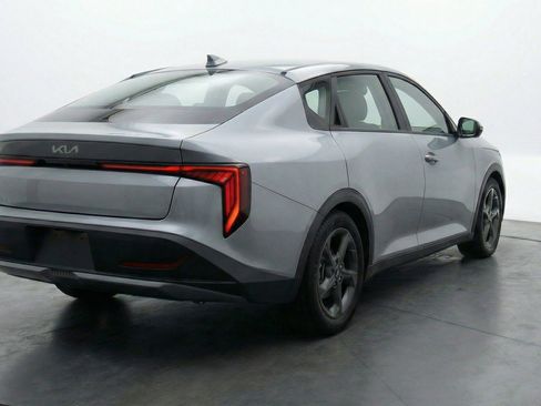 Used 2025 Kia K4 FWD image 9