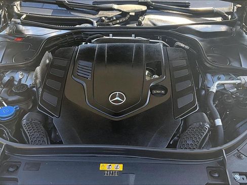 Used 2019 Mercedes-Benz S 560 4MATIC Sedan image 30