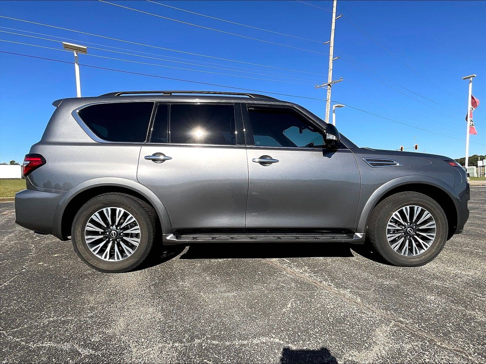Used 2023 Nissan Armada SL w/ Midnight Edition Package AWD/4WD image 6