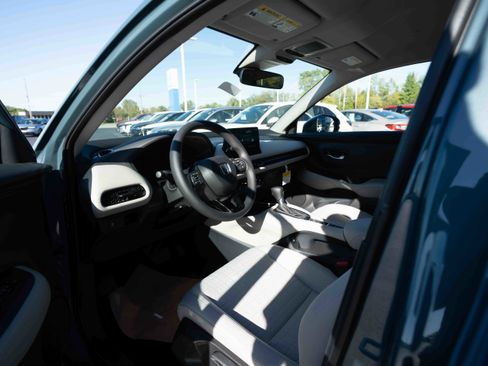 New 2026 Honda HR-V LX image 8