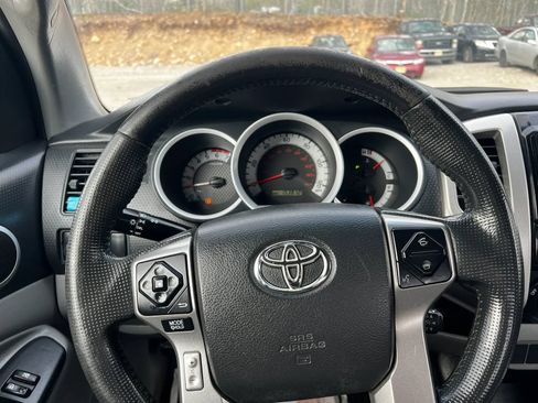 Used 2014 Toyota Tacoma 4x4 Access Cab V6 w/ SR5 Package image 16