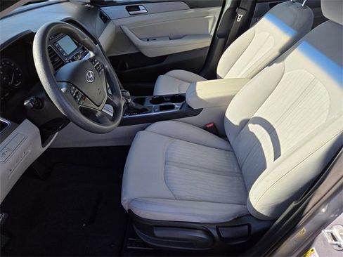 Used 2016 Hyundai Sonata SE image 9