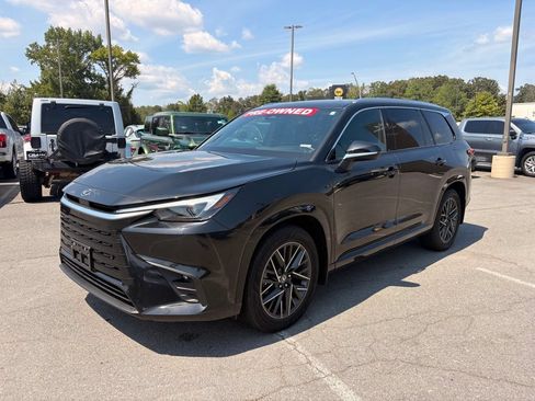 Used 2024 Lexus TX 350 AWD image 3